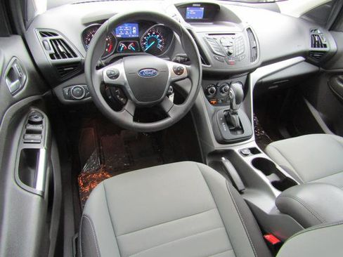 Used 2015 Ford Escape SE FWD image 2