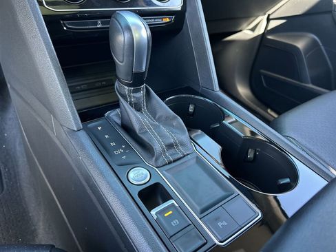 Used 2023 Volkswagen Atlas SE image 15