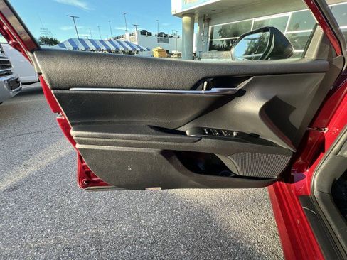 Used 2019 Toyota Camry LE w/ Convenience Package image 21