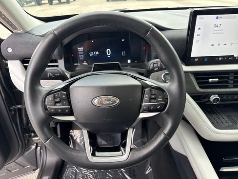 Used 2025 Ford Explorer Platinum w/ Ultimate Package AWD/4WD image 16