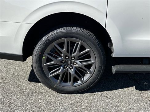 New 2025 Ford Expedition Max Platinum w/ Stealth Performance Package image 17