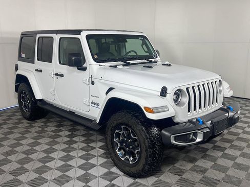 Used 2023 Jeep Wrangler Sahara w/ Cold Weather Group image 5