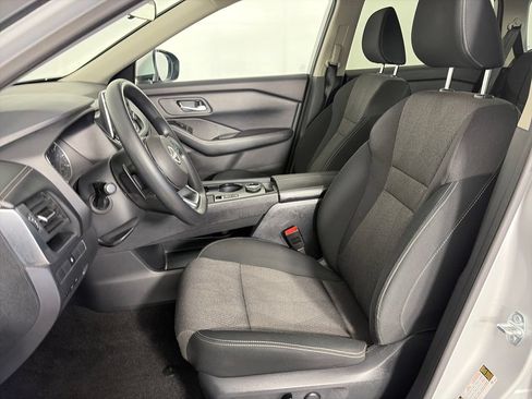 Used 2024 Nissan Rogue SV AWD/4WD image 11