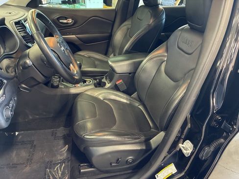 Used 2019 Jeep Cherokee Limited AWD/4WD image 26