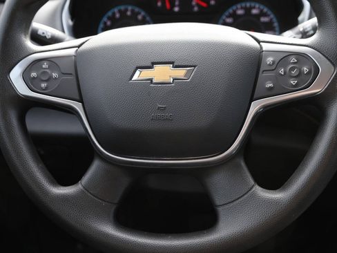 Used 2021 Chevrolet Traverse LS FWD image 18