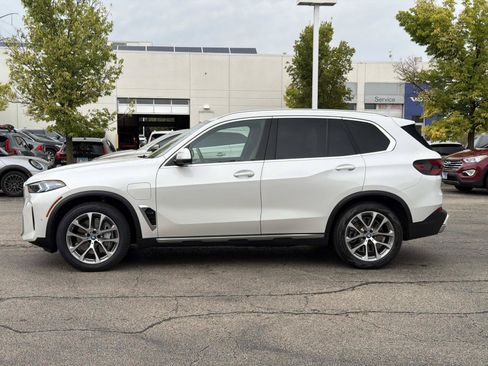 Certified 2024 BMW X5 xDrive50e w/ Premium Package AWD/4WD image 8