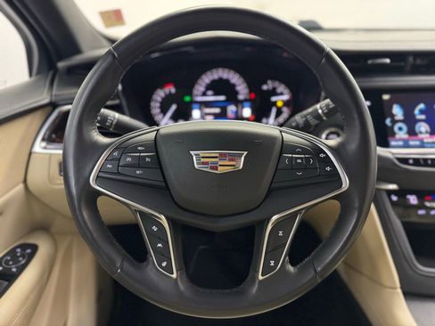 Used 2017 Cadillac XT5 Luxury w/ Driver Awareness Package image 22