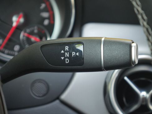 Used 2018 Mercedes-Benz GLA 250 4MATIC image 8