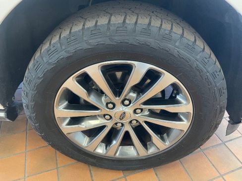 Used 2018 Ford Expedition Limited w/ Equipment Group 301A image 24