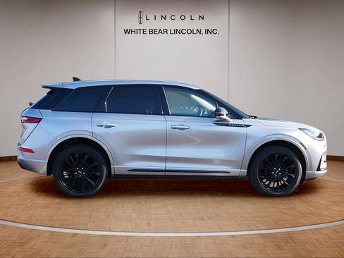 Used 2024 Lincoln Corsair AWD w/ Equipment Group 101A image 4