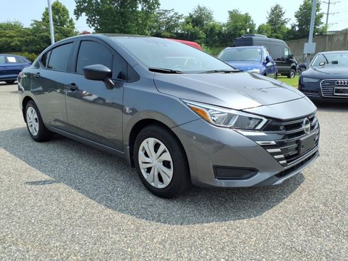Used 2024 Nissan Versa S w/ Trunk Package FWD image 4