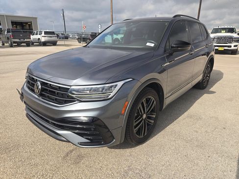Used 2022 Volkswagen Tiguan SE R-Line FWD image 7