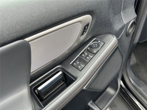 Certified 2025 Ford Expedition Active image 9