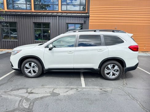 Used 2021 Subaru Ascent Premium w/ Convenience Package AWD/4WD image 2