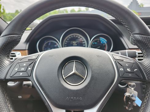 Used 2014 Mercedes-Benz E 350 4MATIC Wagon image 27