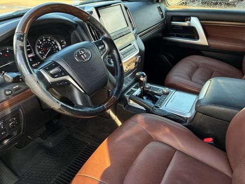 Used 2019 Toyota Land Cruiser AWD/4WD image 11