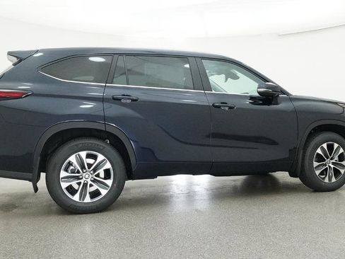 New 2026 Toyota Highlander XLE image 38