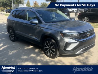 Certified 2024 Volkswagen Taos SE w/ Panoramic Sunroof Package