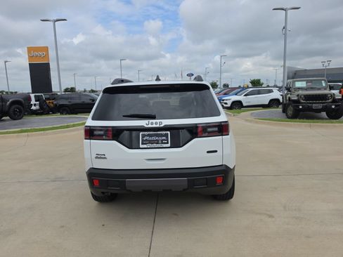 New 2026 Jeep Cherokee Overland w/ Trailer Tow Group AWD/4WD image 4