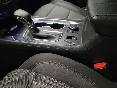 Used 2022 Chevrolet Traverse LT image 26