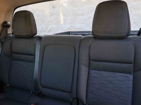 Used 2023 Nissan Frontier SV image 19