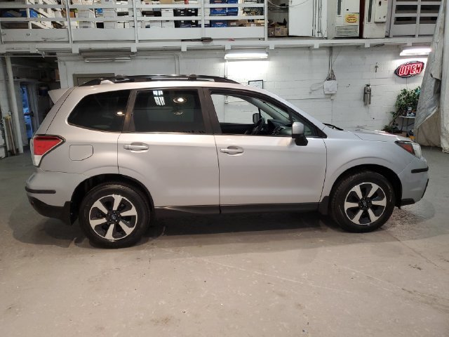Used 2017 Subaru Forester 2.5i Premium w/ All-Weather Package AWD/4WD image 8