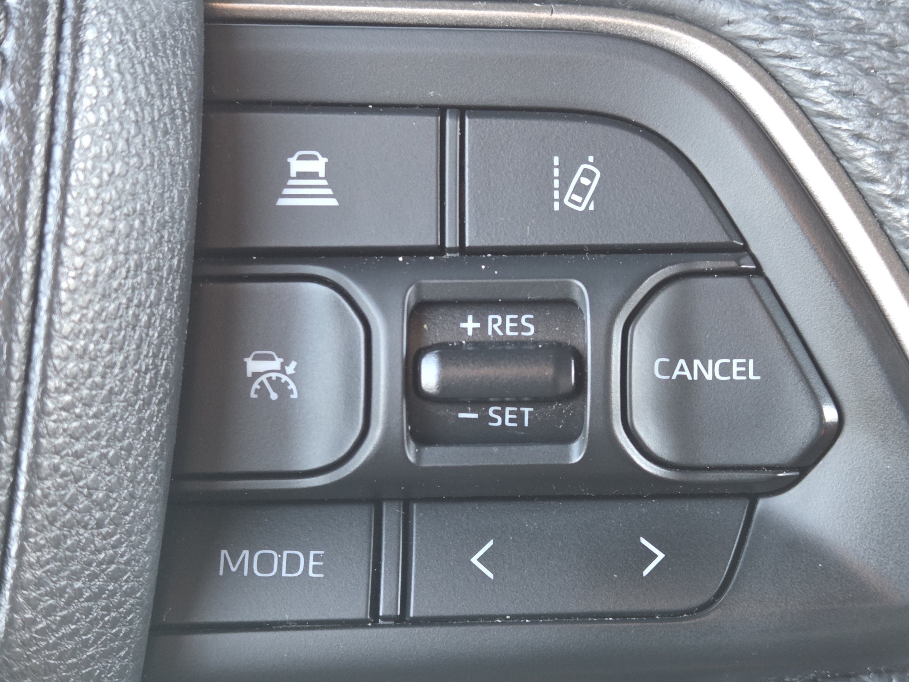 Used 2025 Toyota Sequoia Limited w/ Tow Technology Package AWD/4WD image 17