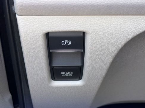 Used 2025 Honda Odyssey EX-L image 17