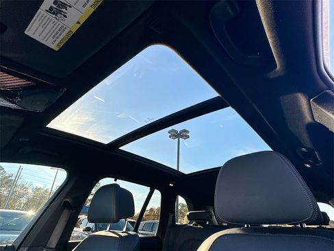 Used 2022 BMW X5 xDrive40i w/ M Sport Package image 11