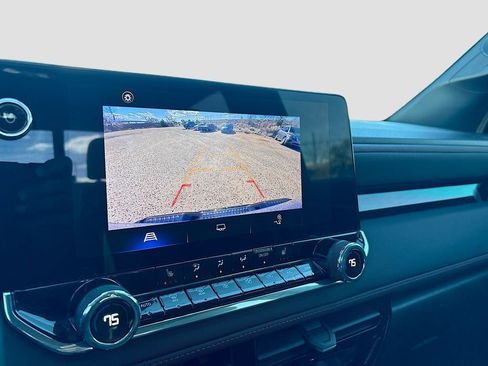 Used 2024 Chevrolet Colorado Z71 w/ Z71 Convenience Package 2 image 14