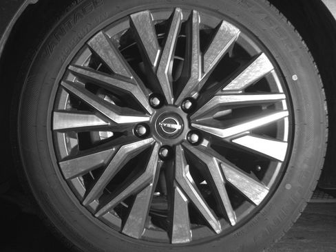 Used 2025 Nissan Altima 2.5 SV image 12