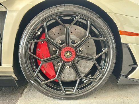 Used 2020 Lamborghini Aventador SVJ image 23