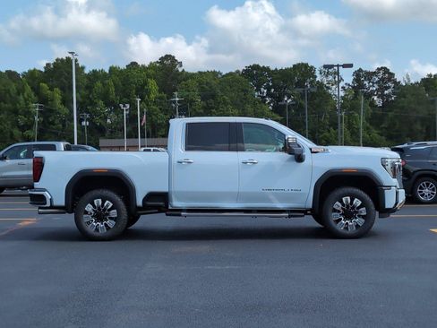 New 2026 GMC Sierra 2500 Denali w/ Denali Reserve Package AWD/4WD image 7