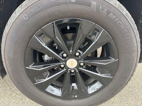 Used 2026 Chevrolet Equinox LT AWD/4WD image 13