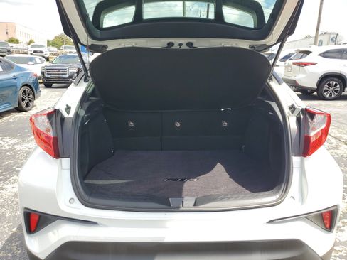Used 2021 Toyota C-HR LE FWD image 8