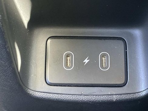 Used 2025 Hyundai Elantra Limited FWD image 13