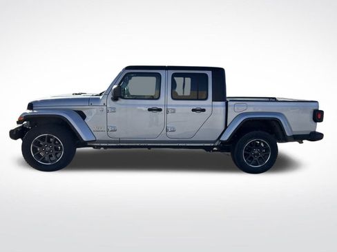Used 2023 Jeep Gladiator Overland image 4