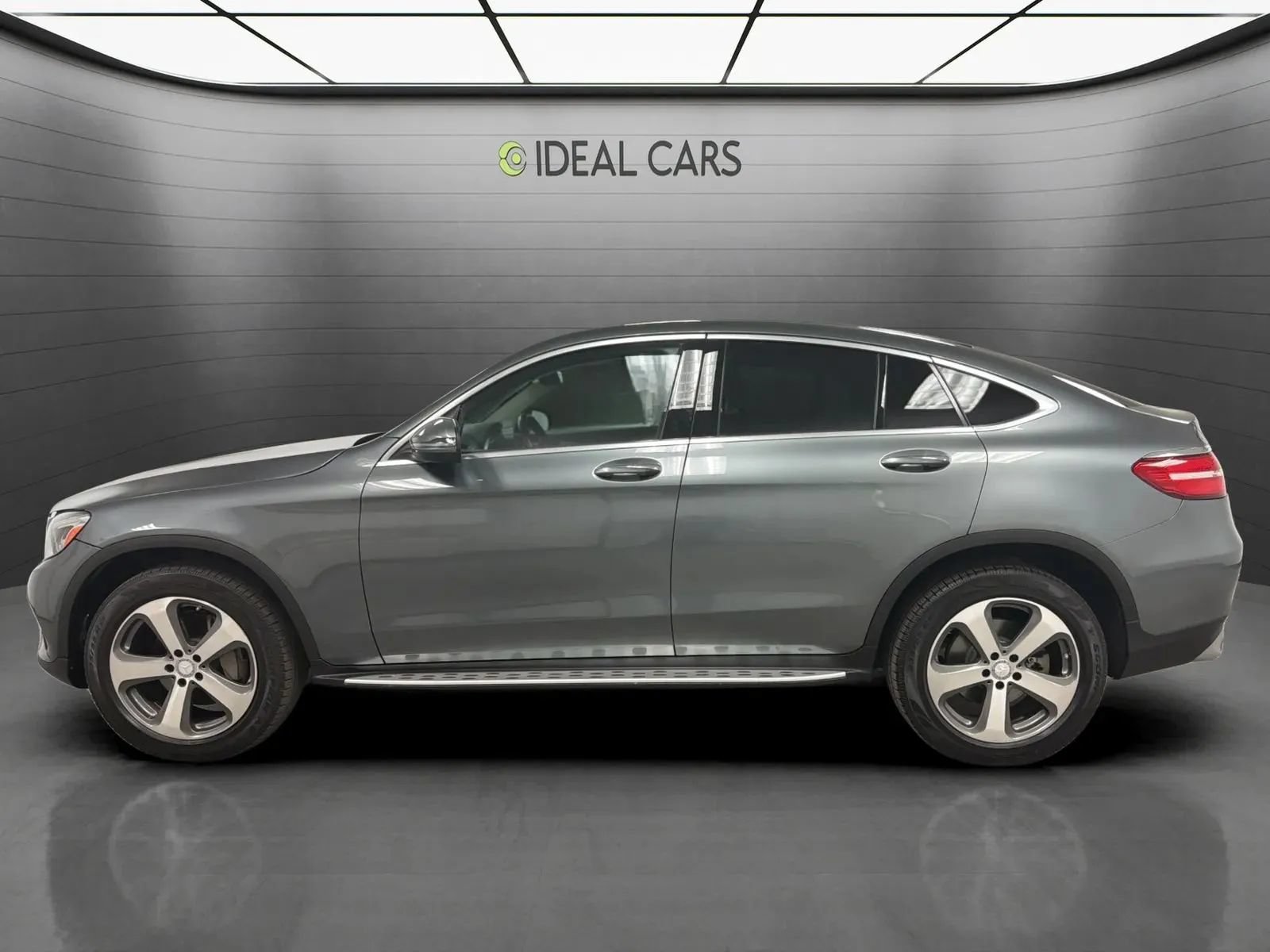 Used 2017 Mercedes-Benz GLC 300 4MATIC Coupe image 8