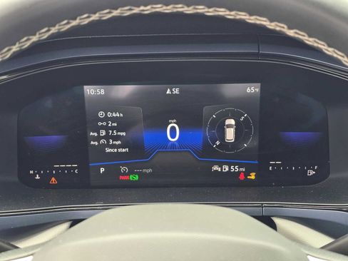 Used 2022 Volkswagen Taos SE FWD image 25