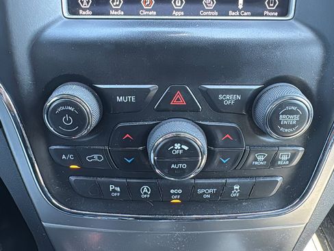 Used 2018 Jeep Grand Cherokee Limited image 19