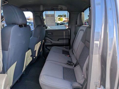 Used 2026 Nissan Frontier SV w/ Tow Package image 15