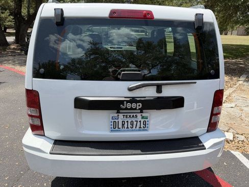 Used 2012 Jeep Liberty Sport RWD image 4