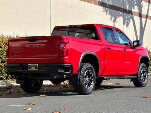 Used 2024 Chevrolet Silverado 1500 ZR2 w/ Technology Package image 4