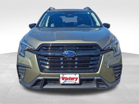 Used 2025 Subaru Ascent Onyx Edition image 2