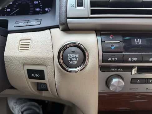 Used 2014 Lexus LS 460 image 21