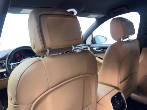 Used 2018 Porsche Macan image 34