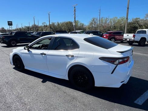 Used 2023 Toyota Camry SE image 2