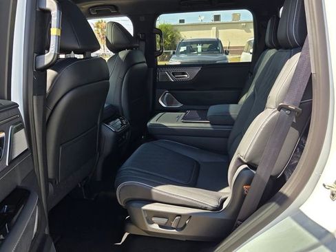 New 2026 INFINITI QX80 Autograph AWD/4WD image 13