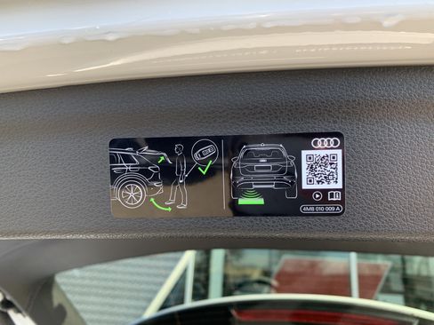 Certified 2025 Audi Q3 2.0T Premium w/ Convenience Package image 23