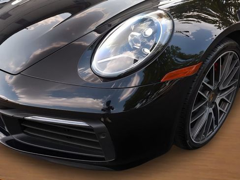 Used 2021 Porsche 911 Carrera RWD image 4